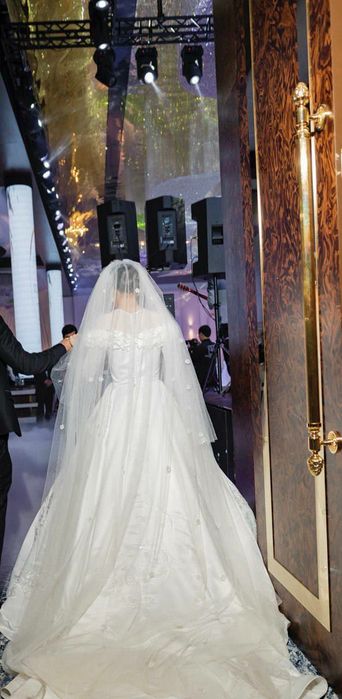 Продаётся.  Свадебное платье