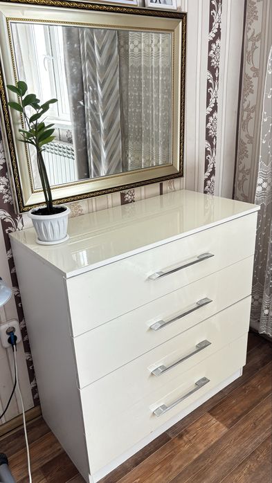 Продам спальний гарнитур