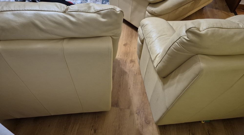 Set canapea si fotolii de piele Mobexpert cu spate integral acoperit