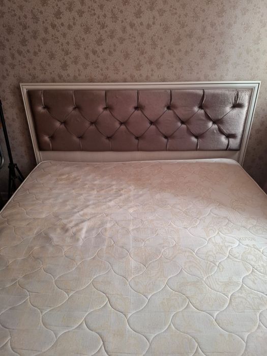 Кровать с матрасом — продаётся