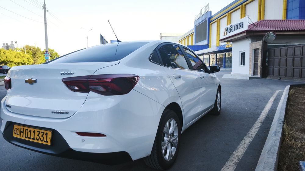 Chevrolet Onix Premier 2