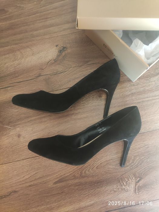 Minozzi Milano 40 номер естествен велур/кожа