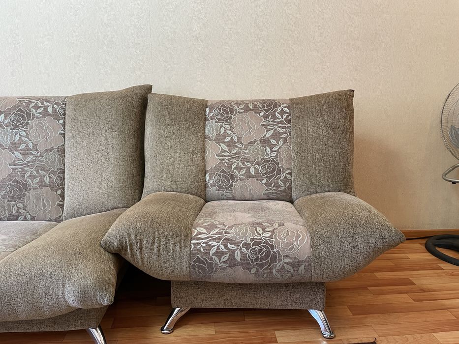 Продам Комплект (2 кресла, диван)