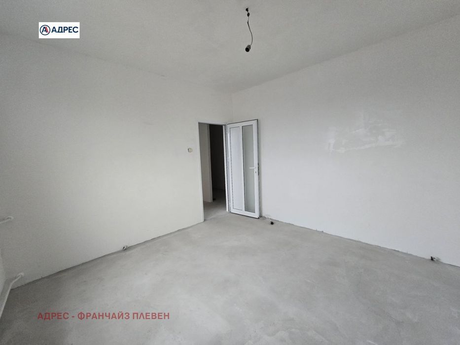 Продава се Двустаен апартамент в Плевен, Сторгозия - 60 кв.м за 842 €/кв.м - Снимка #3