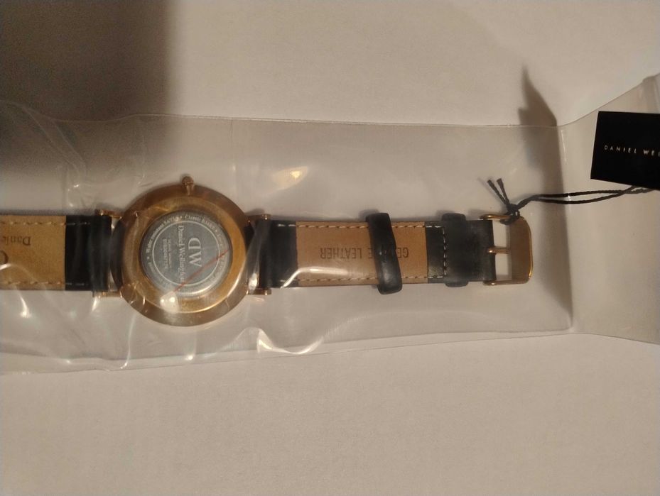 Чисто нови часовници Daniel Wellington
