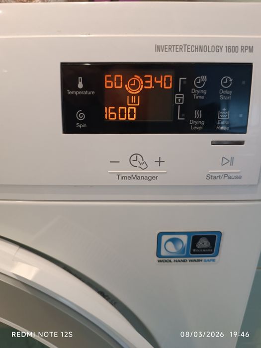 Комбинирана пералня със сушилня Electrolux 1600