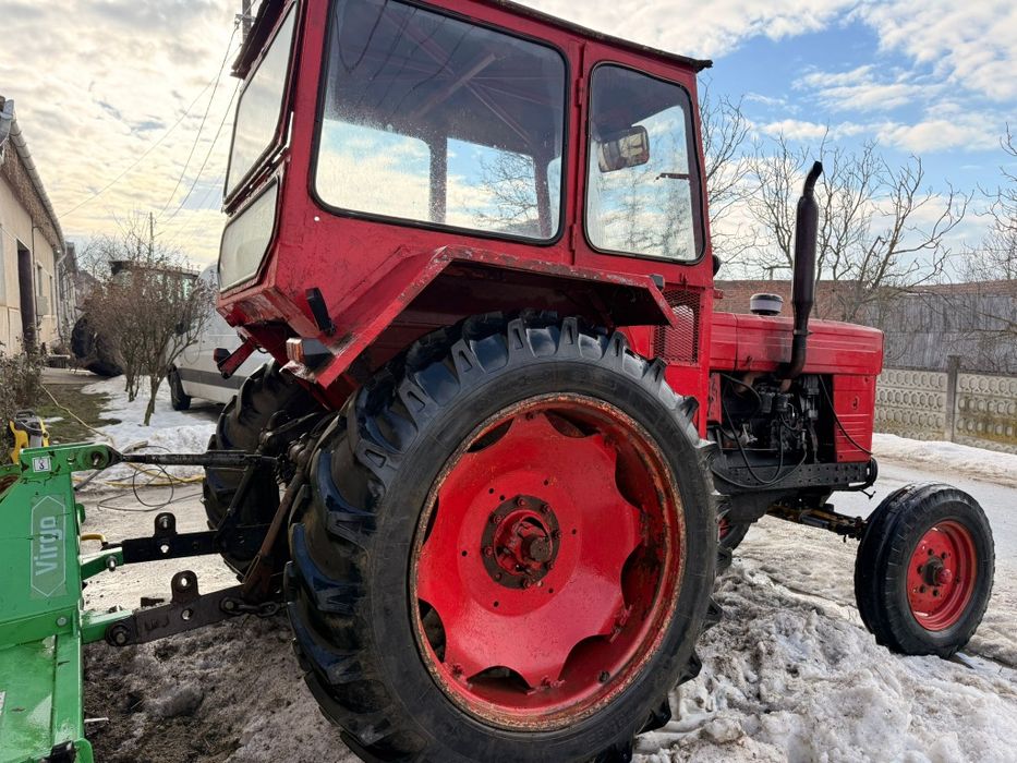 Tractor u650  cu tot cu plug pp4