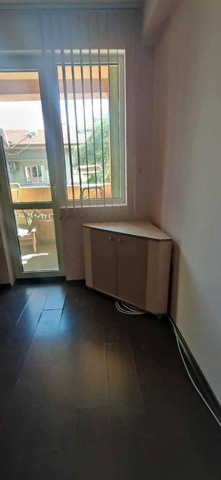 Продавам двустаен напълно обзаведен монолитен апартамент в КИЧУК ПАРИЖ до Събота пазара и НАП-,ЕТ 4НЕпоследен в 6етажна кооперация с асансьор