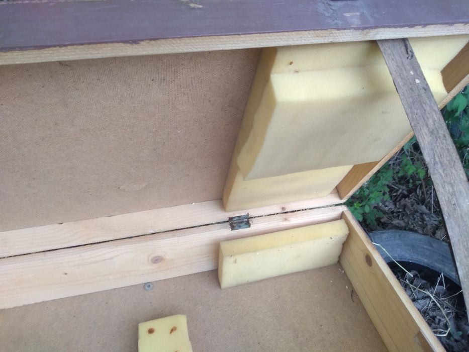 Стар голям дървен куфар