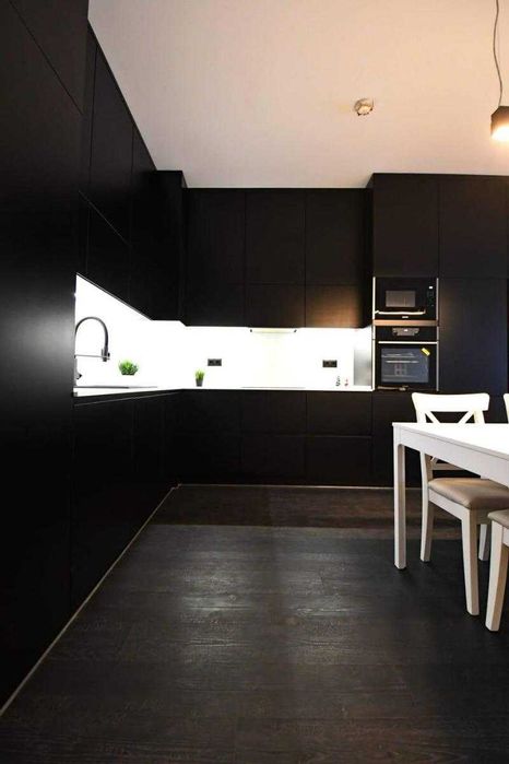 Дава се под наем Тристаен апартамент в София, Оборище - 90 кв.м за 450 € - Снимка #2