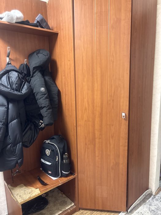 Продам прихожую б/у