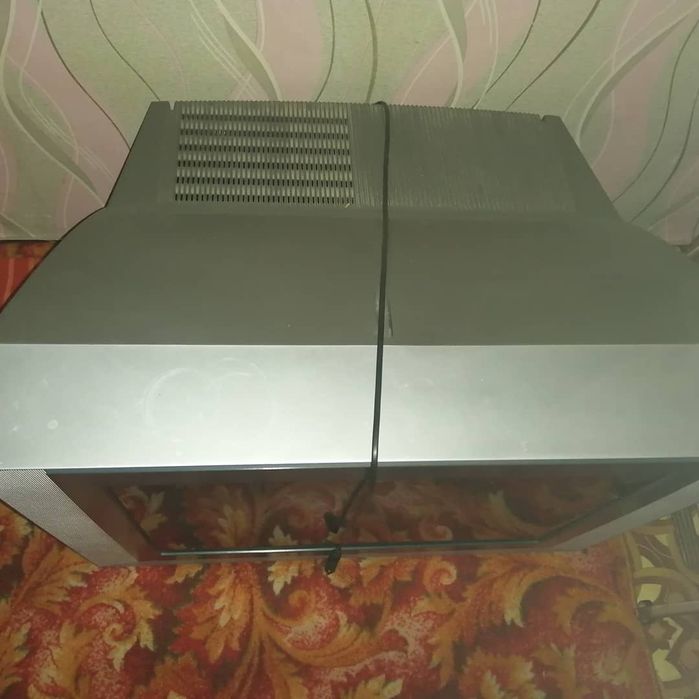 Продаю цветной телевизор.