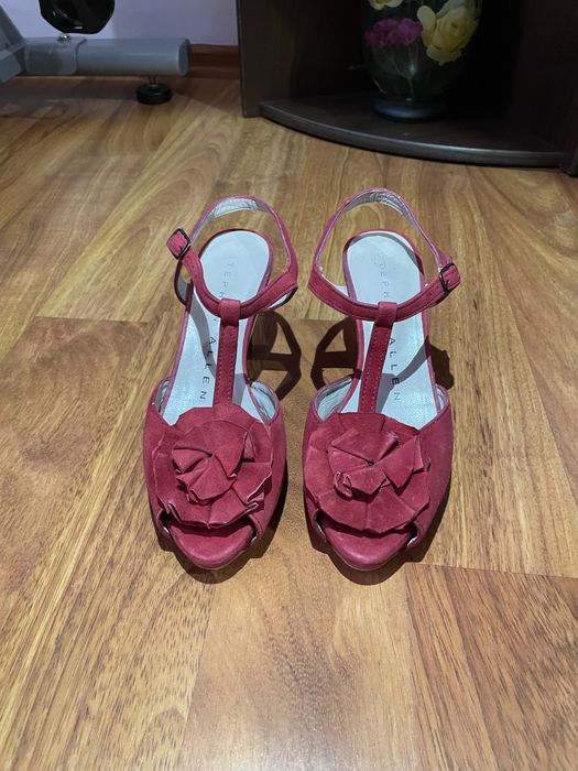 Sandale din piele intoarsa