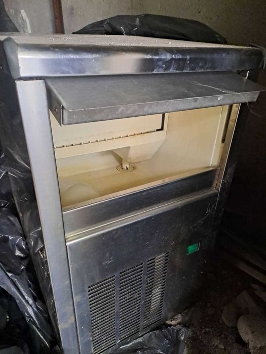 Ледогенератор професионален, машина за лед