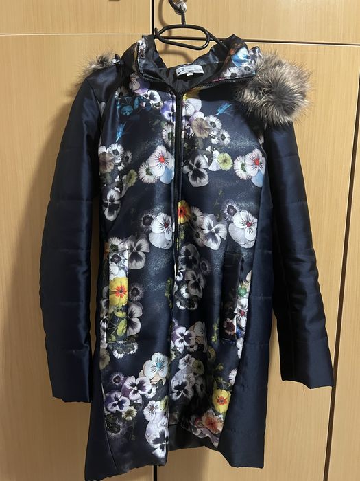 Un palton deosebit, marca Giorgal, realizat pe comandă, unicat