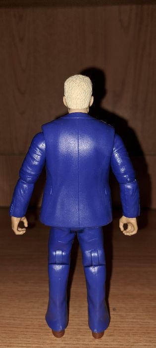 Vând o figurină www basic Cody Rhodes