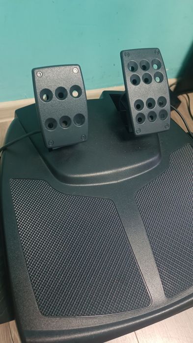 Волан за компютър Logitech momoracing