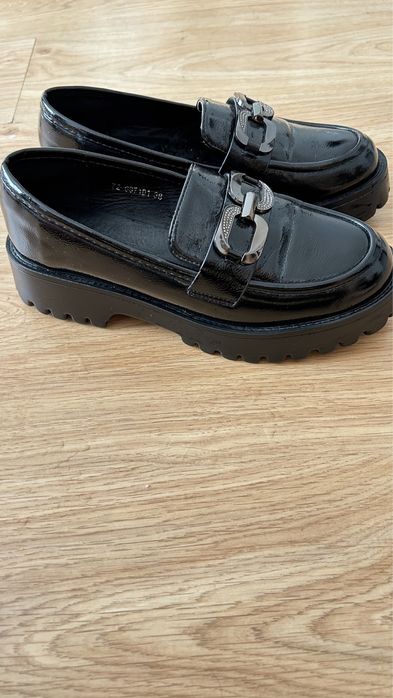 Продам женскую обувь