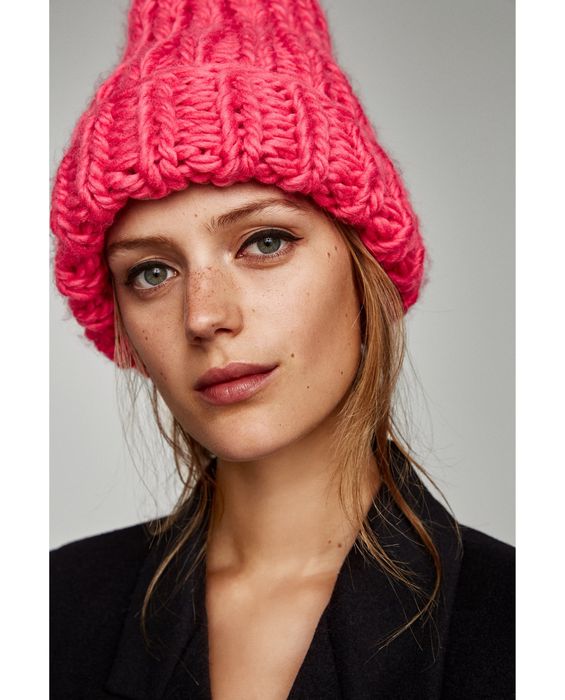 Zara чисто нова плетена шапка в розово