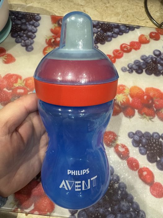 Прибори , шишета, купички за захранване