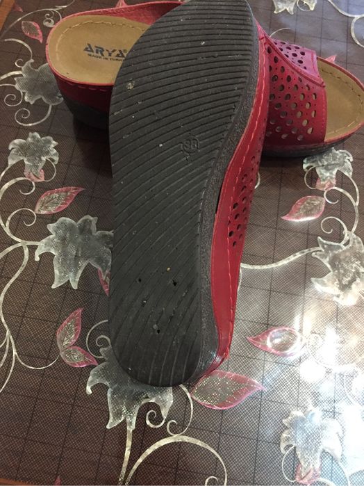 Продам кожаные сабо