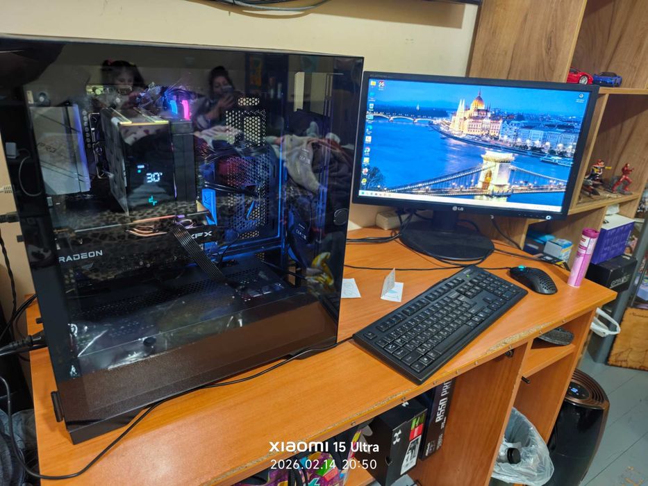 Геймърски компютър B550 / AMD Ryzen 7 5700 / 16GB DDR4 / 1TB SSD / 1TB HDD / XFX Radeon RX 9060 8GB