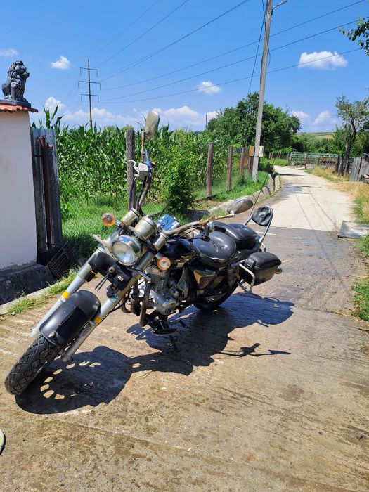 Vând Motocicletă la schimb cu animale