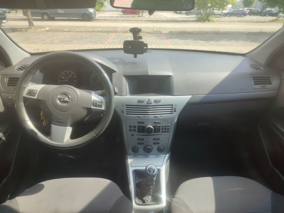 Opel Astra h, 114000 km, benzină 1.6, fabricație 2013