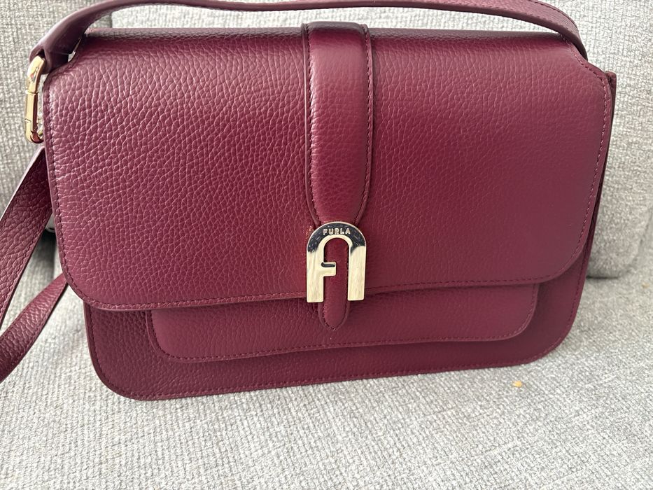 Червена чанта Furla