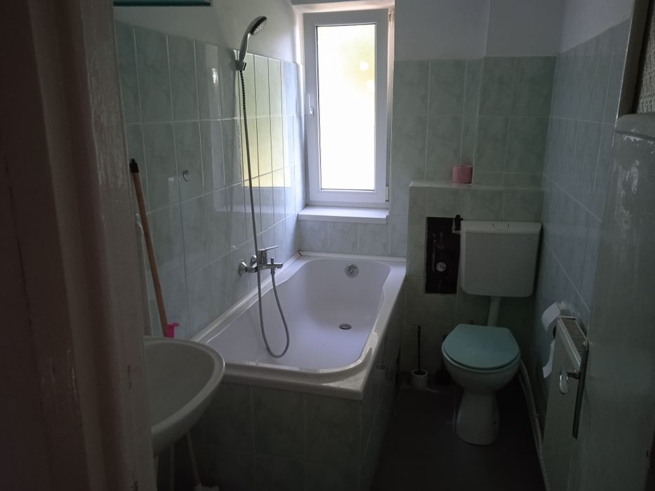 2 camere etaj 1 aer condiționat