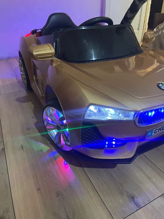 Детский электромобиль