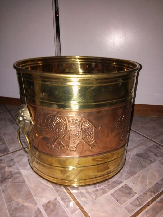 Frapiera din alama masiva cu elefanti