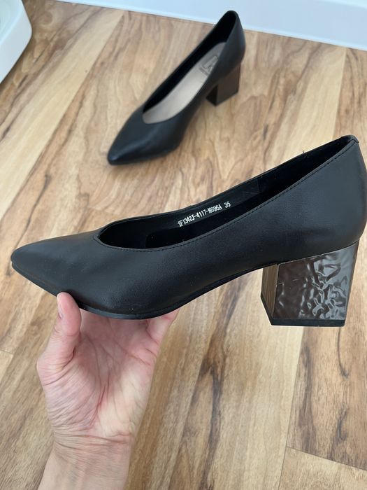 Продам женские туфли