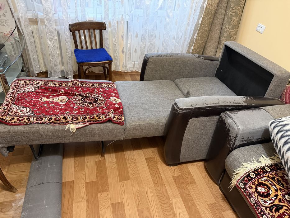 Продам комплект мягкой мебели — диван + кресло