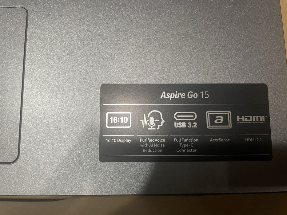 Продам ноутбук 300 тыс новый