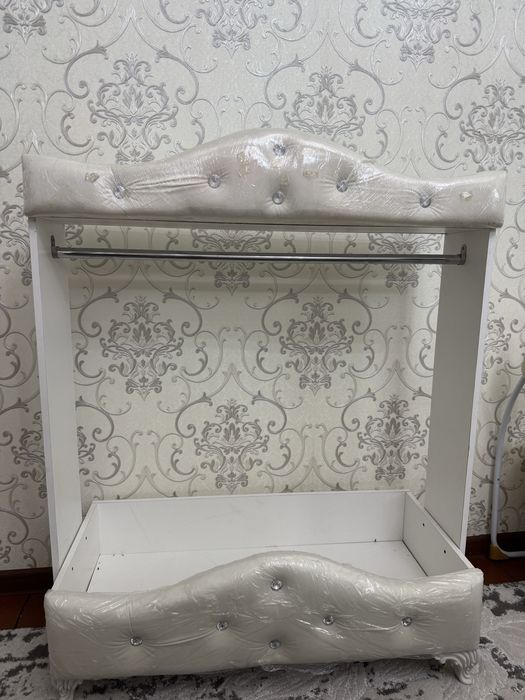 Гардероб вешелка