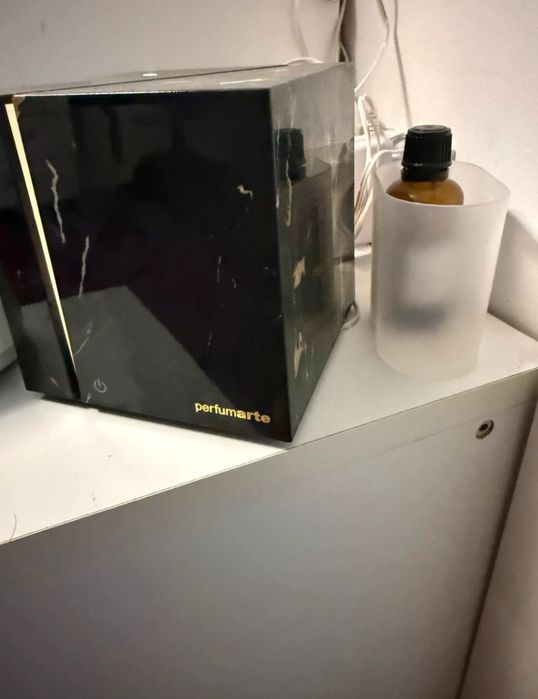 Difuzor de aromaterapie / parfum de cameră Perfumarte – Stare impecabilă