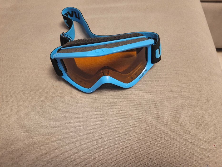 Каска с очила за ски