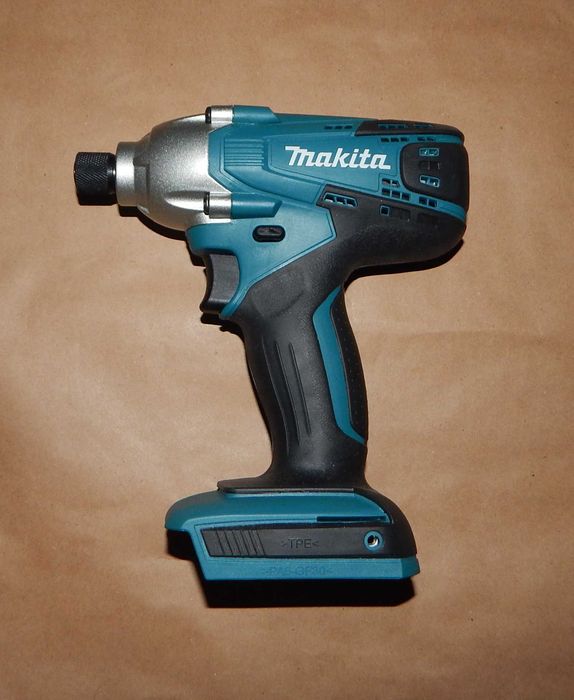 Makita TD127DWE Masina de insurubat cu impact, stare foarte buna