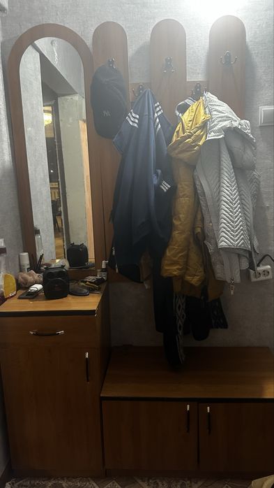 продается прихожая