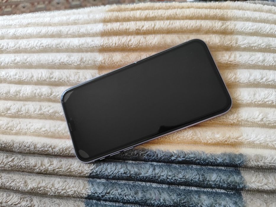 Продам Iphone 11