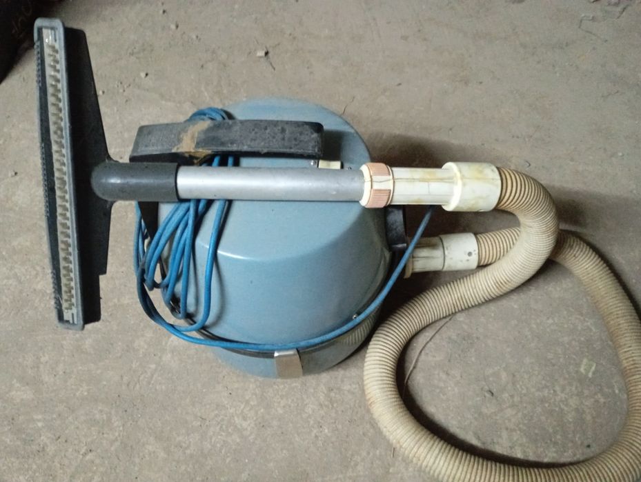 Пылесос ретро СССР