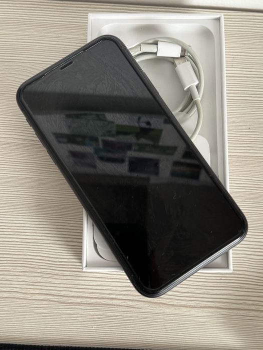 Продам iphone 11 black