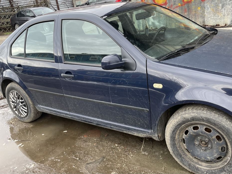 Masina bora bora AN: 1999 1.9 motor diesel asigurare 1 an acte valabil