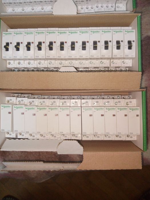 Контактори  прекъсвачи и много други неща