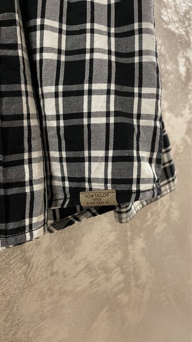 Camasa alba cu negru in carouri mărimea 168 cm