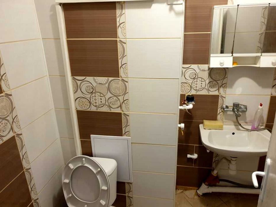 Дава се под наем Двустаен апартамент в Бургас, Славейков - 55 кв.м за 153 € - Снимка #3