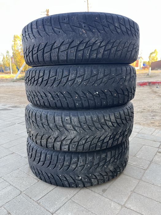 Продается Шины Зимние 195/65/R15