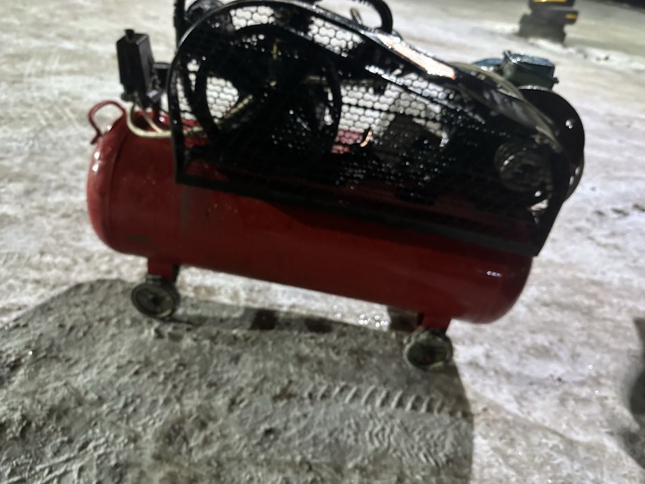 Компресор 200литр