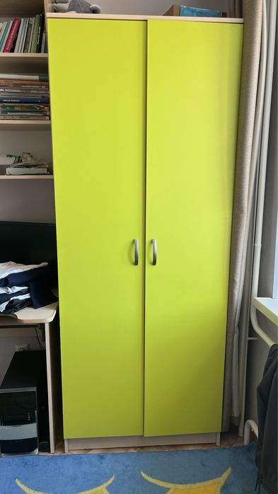 Шкаф 2-дверный, 2м в хорошем состоянии